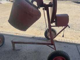 ELECTRIC CONCRETE MIXER 240 VOLT - picture0' - Click to enlarge