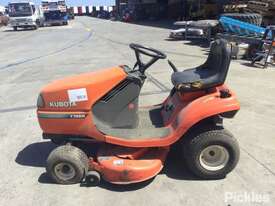 Kubota T1560 Ride On Mower - picture2' - Click to enlarge