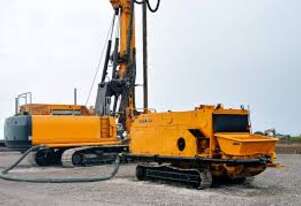 GANZ - Crawler mounted concrete pump 140 m/h SEBHSA BD-4147.OR