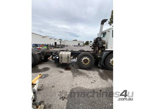 2013 Iveco ACCO 8x4 Cab Chassis