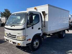 2009 Hino 300 916 Pantech (Day Cab) - picture1' - Click to enlarge