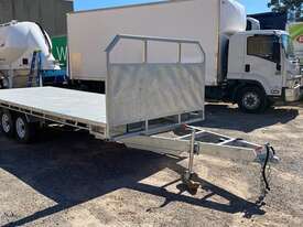 Green Flat Trailer - picture0' - Click to enlarge
