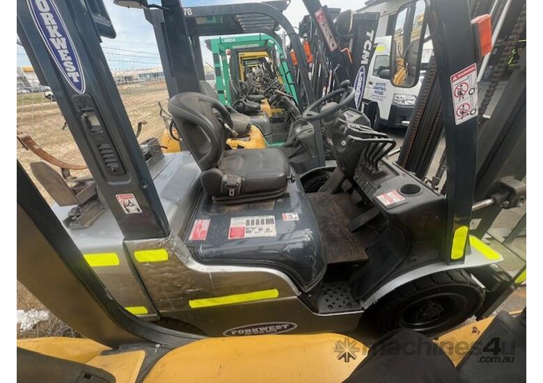 Nissan P1FA2 LPG Forklift