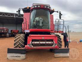 Case IH 8230 w/ 2152 40ft Draper - picture1' - Click to enlarge