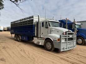 2005 Kenworth T404 Livestock Transporter - picture0' - Click to enlarge