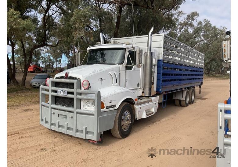 caption 2005 Kenworth T404 Livestock Transporter