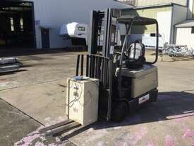 Crown Counter Balance Forklift - picture1' - Click to enlarge