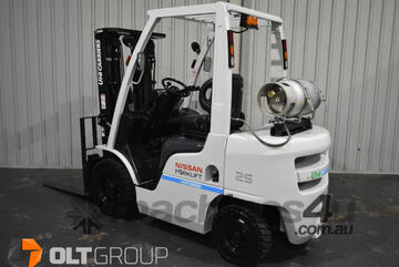 Unicarriers Nissan 2.5 Tonne LPG Forklift 4300mm Container Mast 2017 Series