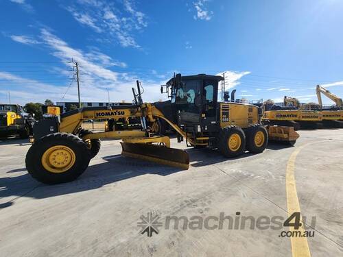 caption 2015 KOMATSU GD555_5 Grader