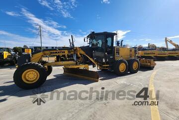 Komatsu 2015   GD555_5 Grader