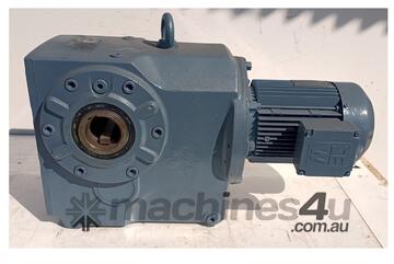 SEW Eurodrive 2.2 kW Reduction drive Output Rpm 8 Ratio 153.78 SEW Eurodrive 2.2 kW Reduction drive Output Rpm 8 Ratio 153.78