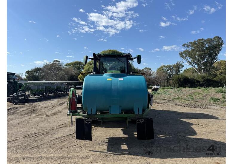 caption JOHN DEERE 8R 340 FWA TRACTOR