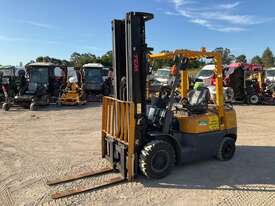 TCM FG25N5 Forklift - picture1' - Click to enlarge