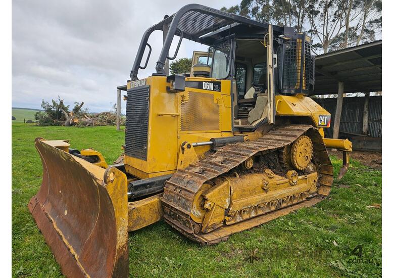 caption 1997 CATERPILLAR D6M XL DOZER WITH PAT BLADE
