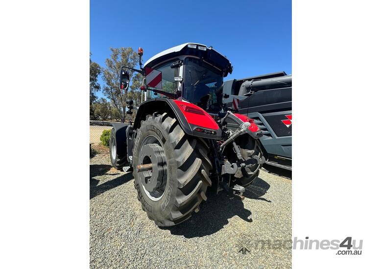 caption Massey Ferguson 8S.205