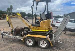 MINI EXCAVATOR ON PLANT TRAILER