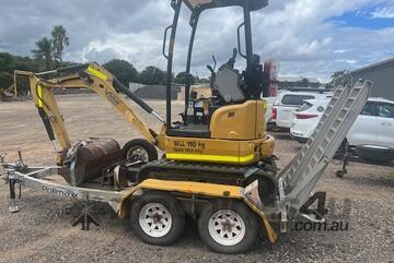 MINI EXCAVATOR ON PLANT TRAILER