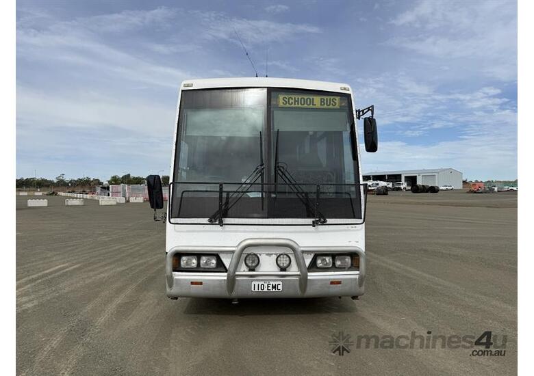 2004 VOLVO B7R COACH
