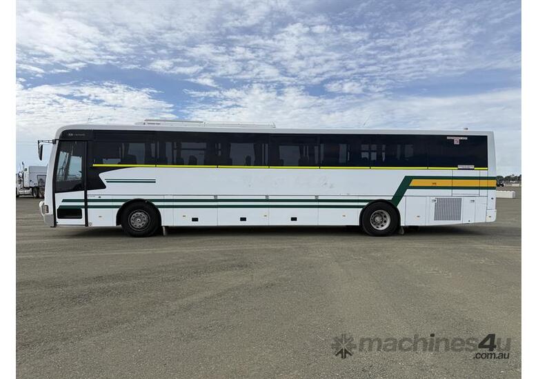 2004 VOLVO B7R COACH