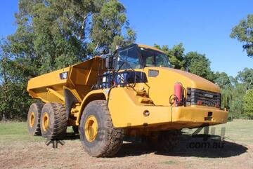 Caterpillar 2005   740