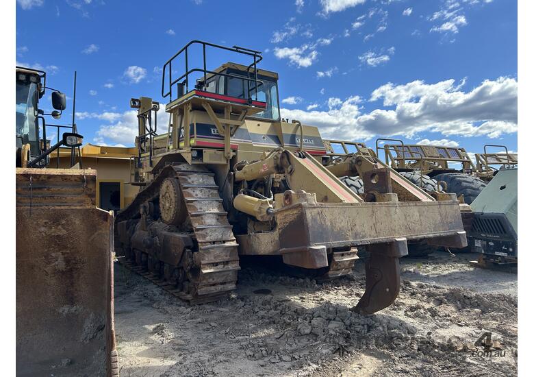 caption Caterpillar D10R Dozer