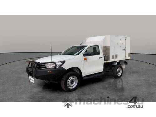 caption 2018 Toyota Hilux 4x4 SR Single Cab T/Diesel (Manual) (Ex Lease)