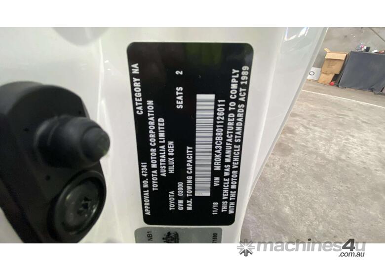 caption 2018 Toyota Hilux 4x4 SR Single Cab T/Diesel (Manual) (Ex Lease)