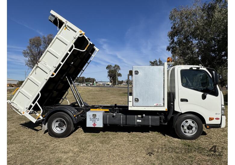 Hino 917 300 Series Single Cab 4x2 PTO Tipper Truck.  Ex Council 