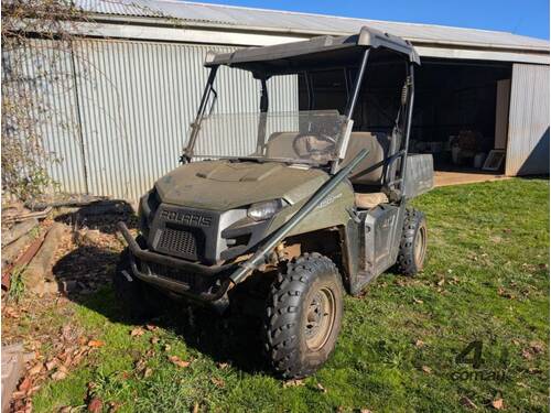 caption Polaris 400 4x4 Ranger Side by Side