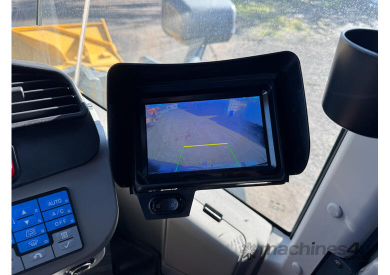 Komatsu WA380-8 Loader/Tool Carrier Loader