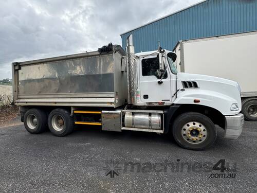 caption 2013 MACK Granite Tipper