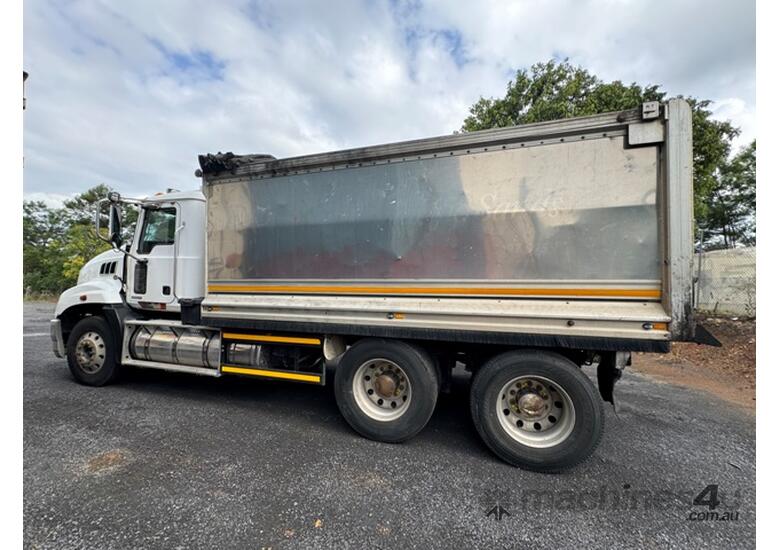 caption 2013 MACK Granite Tipper