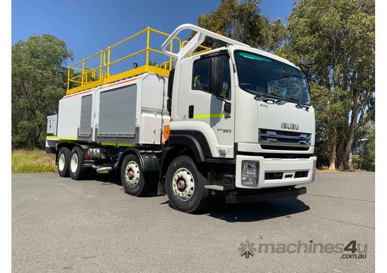 Isuzu FYH 300-350 Service Body Truck