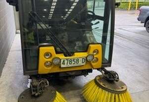 Macdonald Johnston CN200 2010 Sweeper