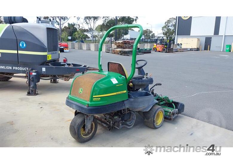 John Deere 2500b