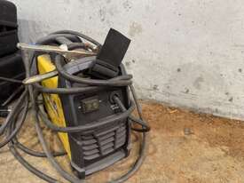 2 x WIA Weldarc 185 Stick Tig Welder - picture1' - Click to enlarge