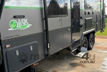 (9620) Red Centre Caravan (Table Top, NSW)