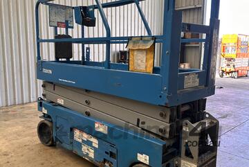 Genie GS2032 Narrow Electric Scissor Lift