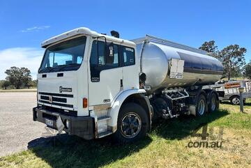 Acco   2350G FUEL TRUCK.