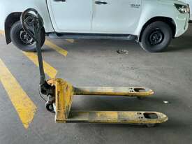 2012, Jungheinrich AG, AM 22, Manual Pallet Jack - picture1' - Click to enlarge