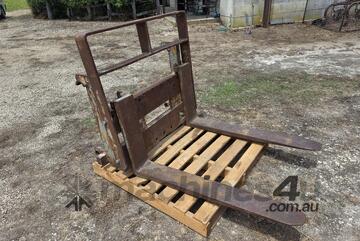 Pallet Fork Attachment for Wheel Loader
