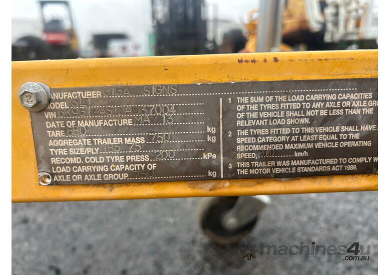 2013 Giga Signs Trailer Mounted Light Tower