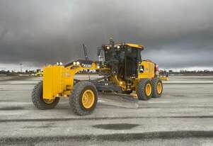 2021 670GP Mastless GPS Smartgrade Grader