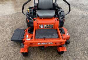 Kubota   Z122E zero turn mower