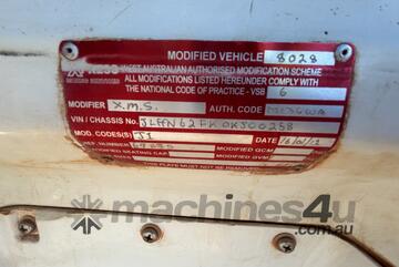 2011 Mitsubishi FM600 6x4 Water Truck