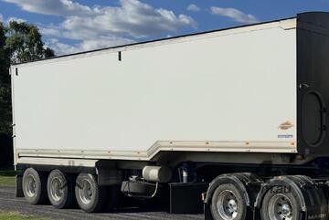 2022 Freightmaster Dropdeck Alloy Chassis Tipper.