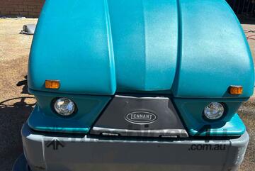 Tennant S20 Compact Ride-On Sweeper Lpg