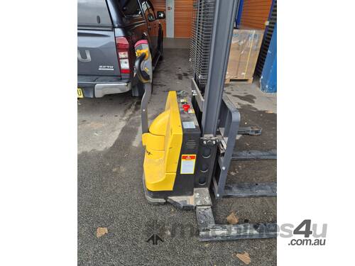 Liftsmart Electric Walkie stacker