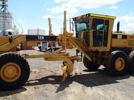 Cat 12H  Grader - picture2' - Click to enlarge