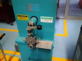 RUOFF AUTOFEED NOTCHING MACHINE - picture0' - Click to enlarge